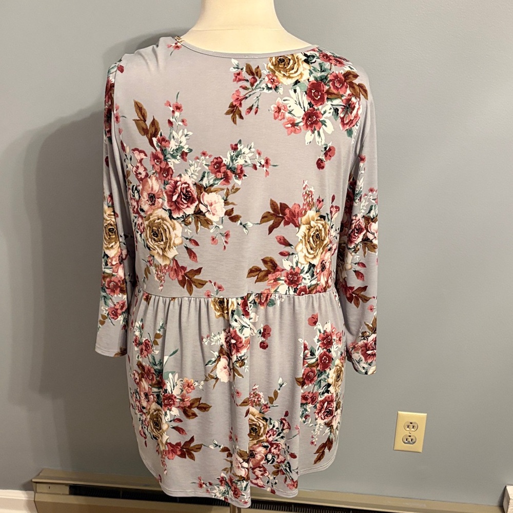 Honeyme Dusty gray Floral Scoop-Neck Tunic with Pink & Gold Accents - Picture 5 of 5